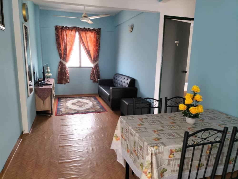 Khairul Homestay Pangsapuri Sutera Seberang Jaya Kampong Telok  Exterior foto